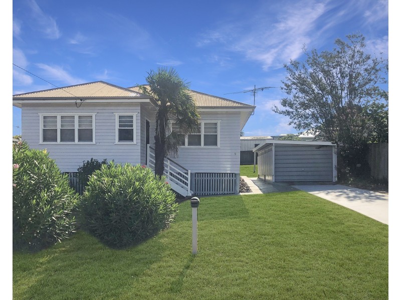 9 Donegal Street, Rockville QLD 4350