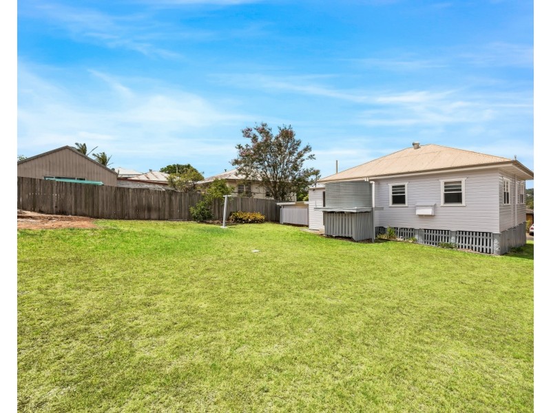 9 Donegal Street, Rockville QLD 4350