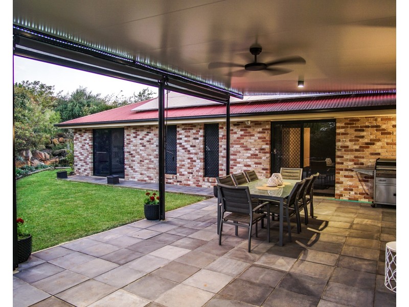 10 Jenna Court, Highfields QLD 4352