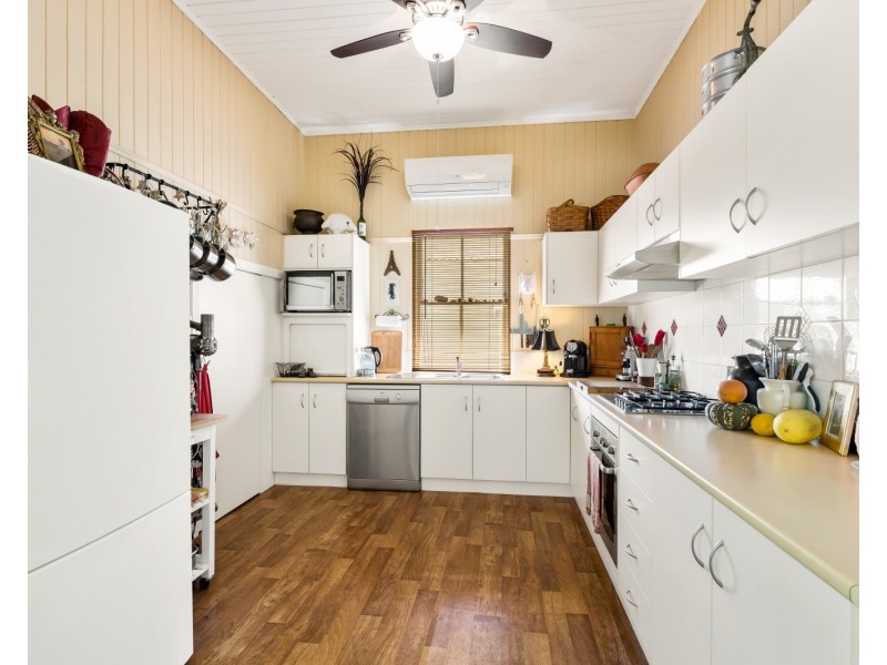 74 Bridge Street, East Toowoomba QLD 4350