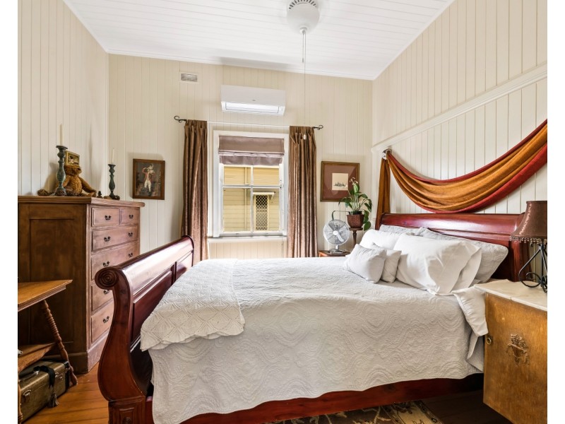 74 Bridge Street, East Toowoomba QLD 4350