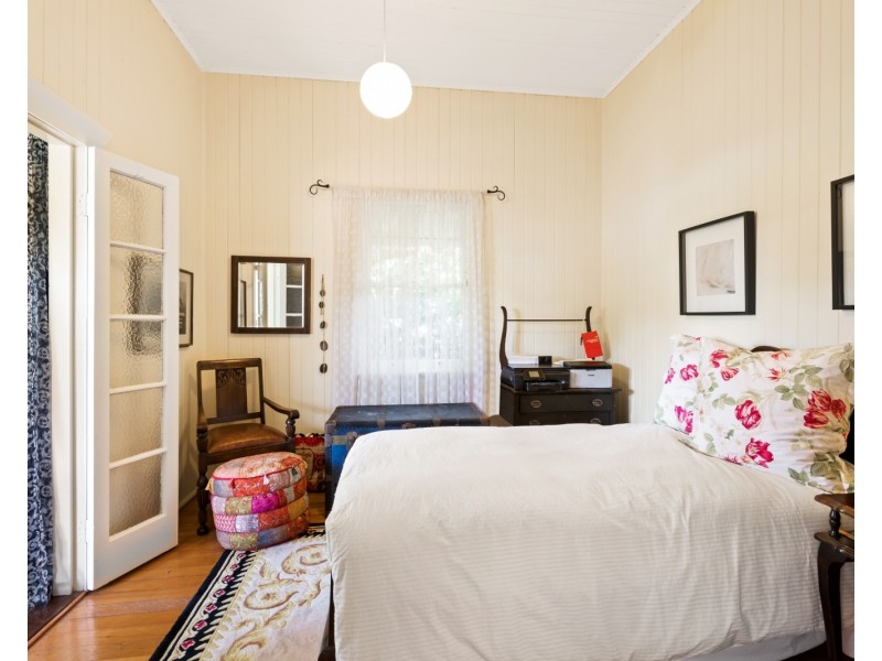 74 Bridge Street, East Toowoomba QLD 4350