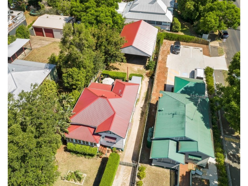 74 Bridge Street, East Toowoomba QLD 4350