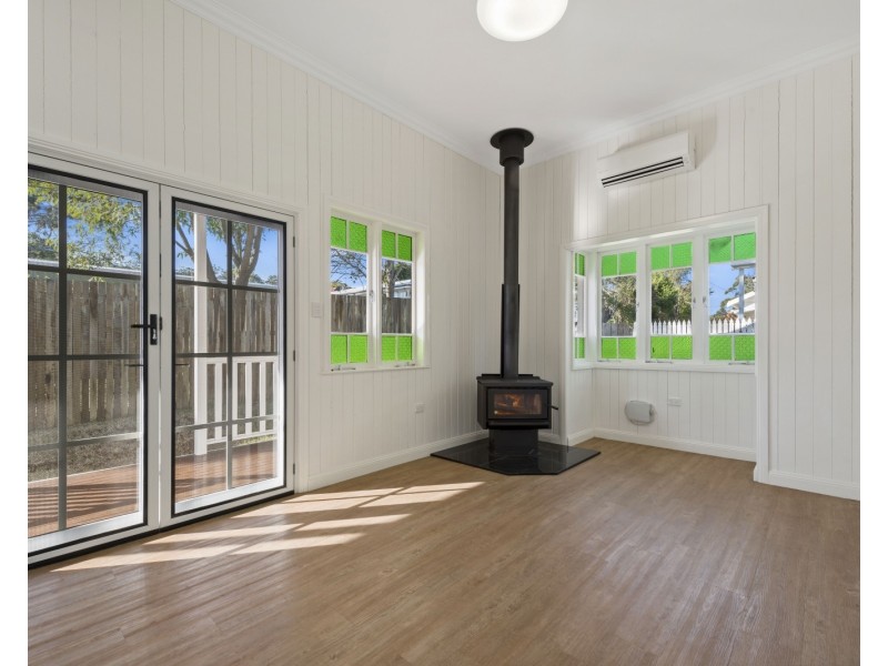 23a Glendower Street, Mount Lofty QLD 4350