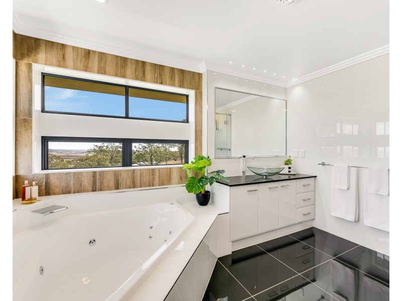 3 Timothy Drive, Vale View QLD 4352