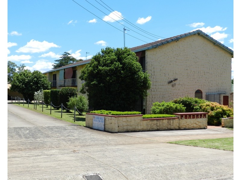 4/67 Taylor Street, Newtown QLD 4350