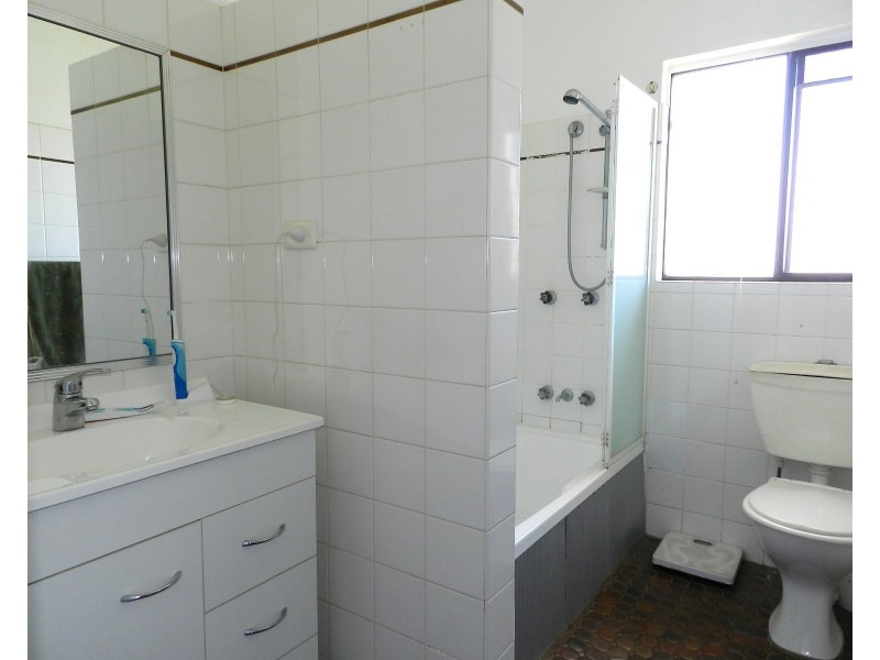 4/67 Taylor Street, Newtown QLD 4350