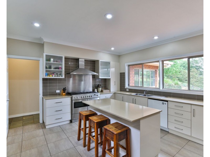 12 Inadale Court, Middle Ridge QLD 4350