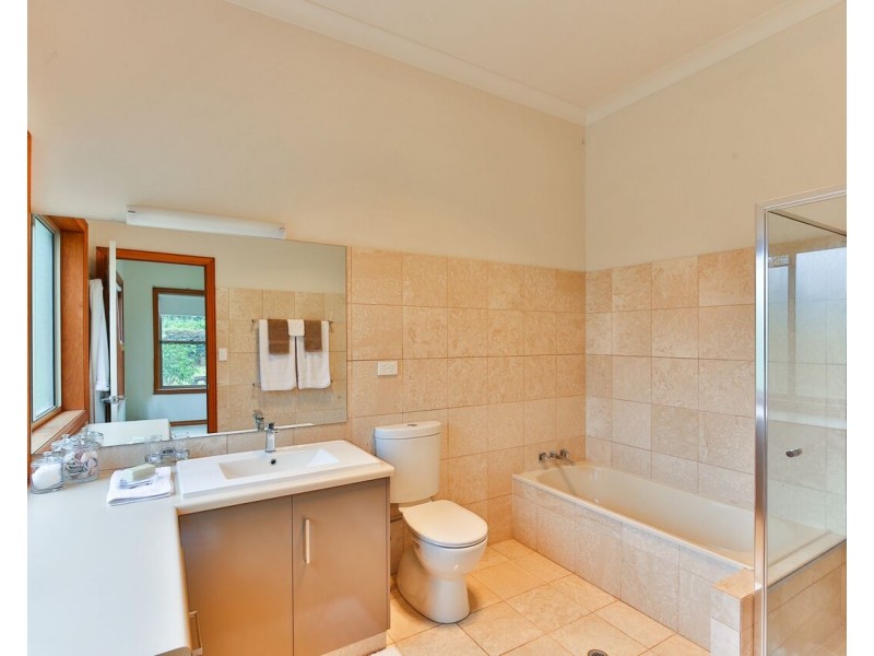 12 Inadale Court, Middle Ridge QLD 4350