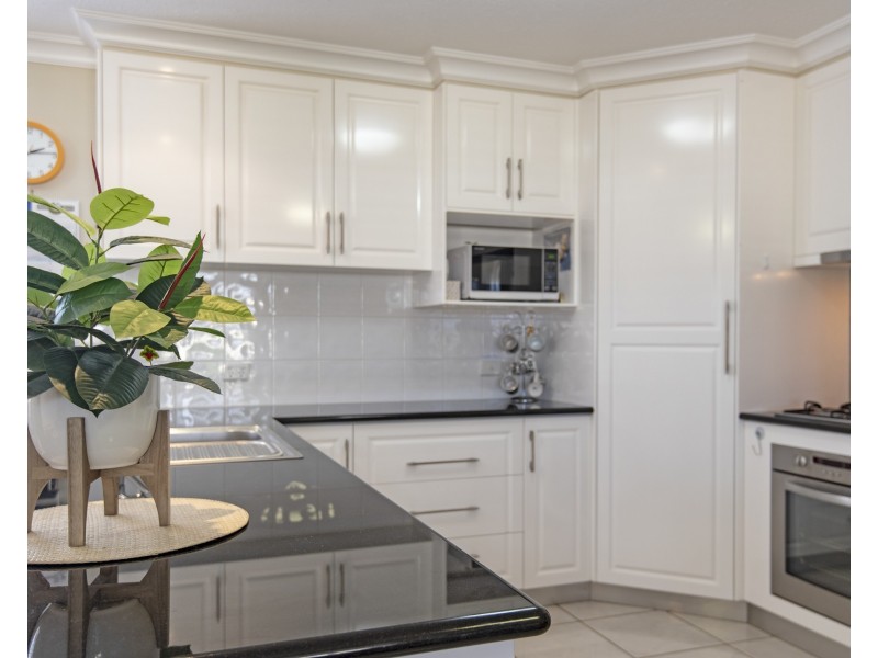 6 Gwenda Drive, Westbrook QLD 4350