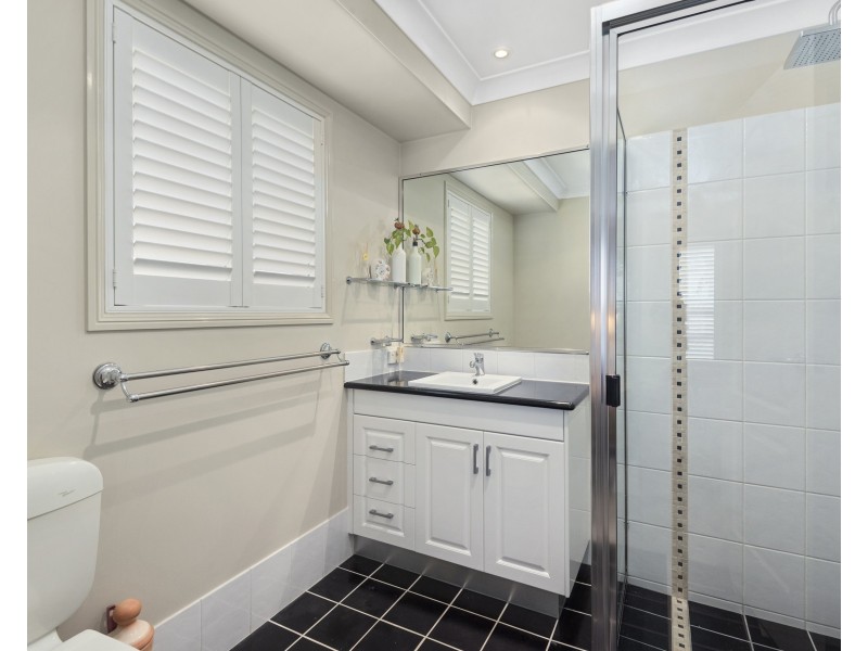 6 Gwenda Drive, Westbrook QLD 4350