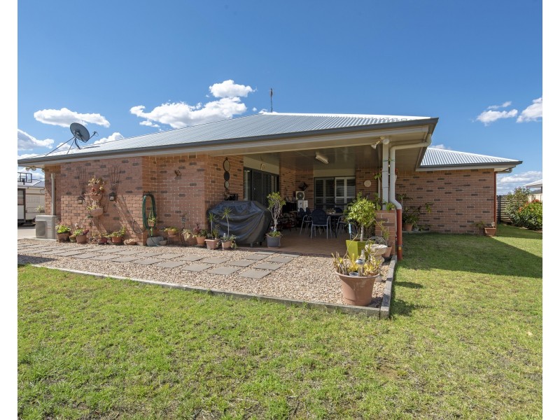 6 Gwenda Drive, Westbrook QLD 4350