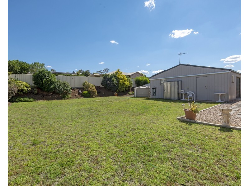 6 Gwenda Drive, Westbrook QLD 4350