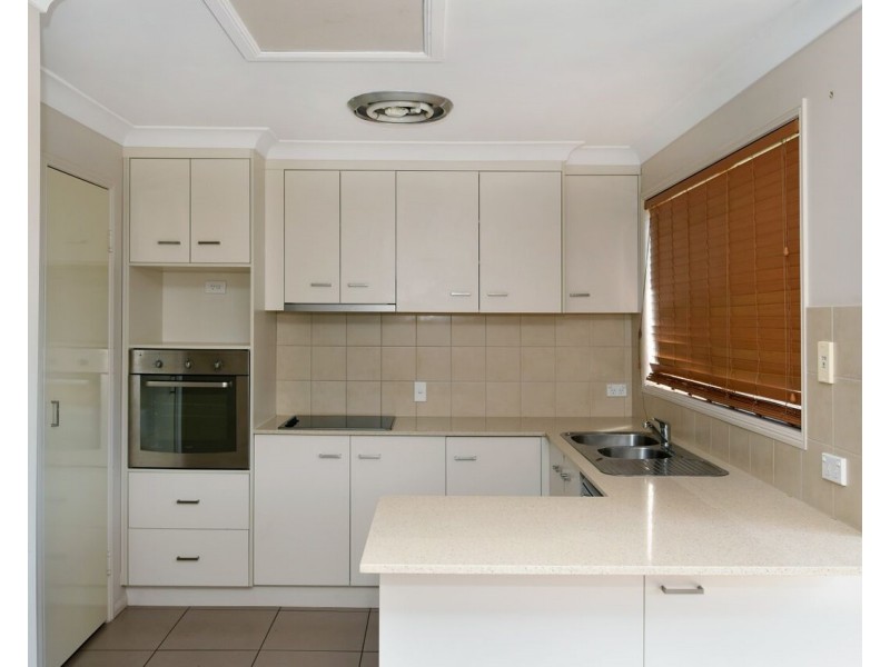 2/16 Anzac Avenue, Newtown QLD 4350