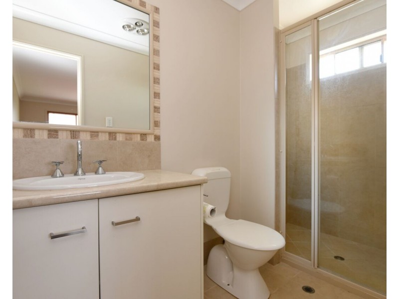 2/16 Anzac Avenue, Newtown QLD 4350