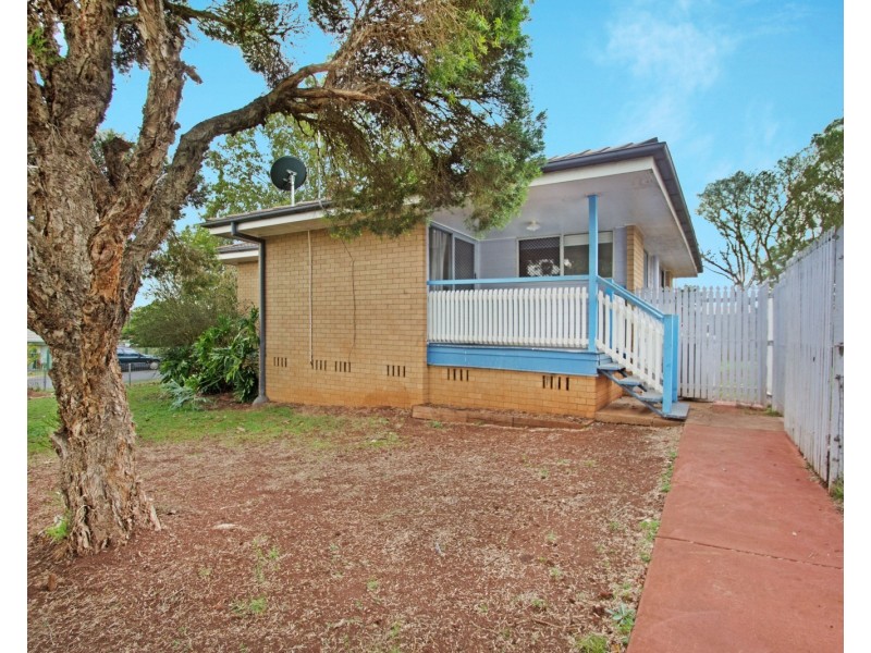 8 Kenora Court, Rockville QLD 4350