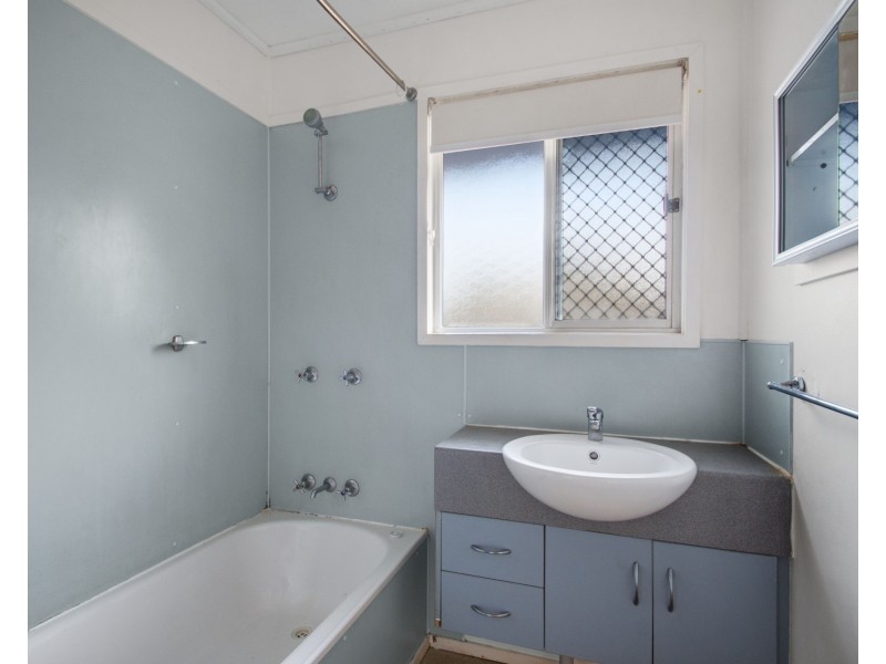 8 Kenora Court, Rockville QLD 4350