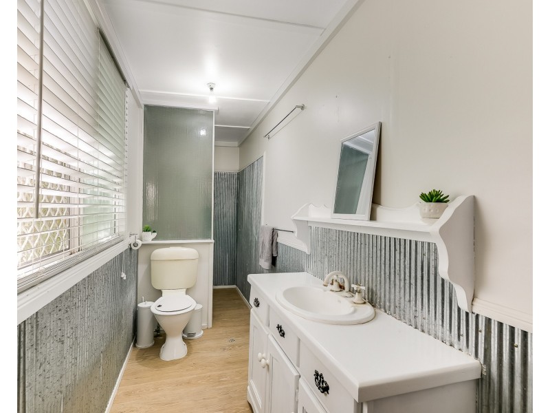 30 Butt Street, Harristown QLD 4350