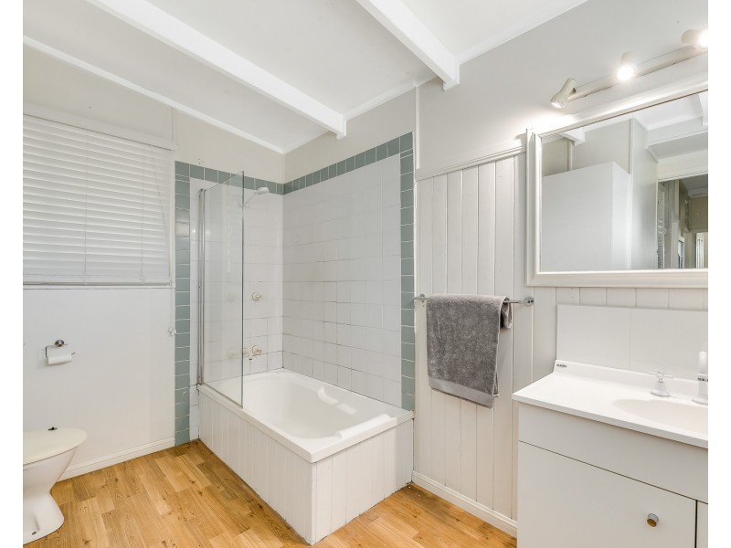 30 Butt Street, Harristown QLD 4350