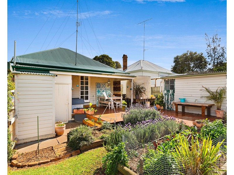 6 Raff Street, North Toowoomba QLD 4350