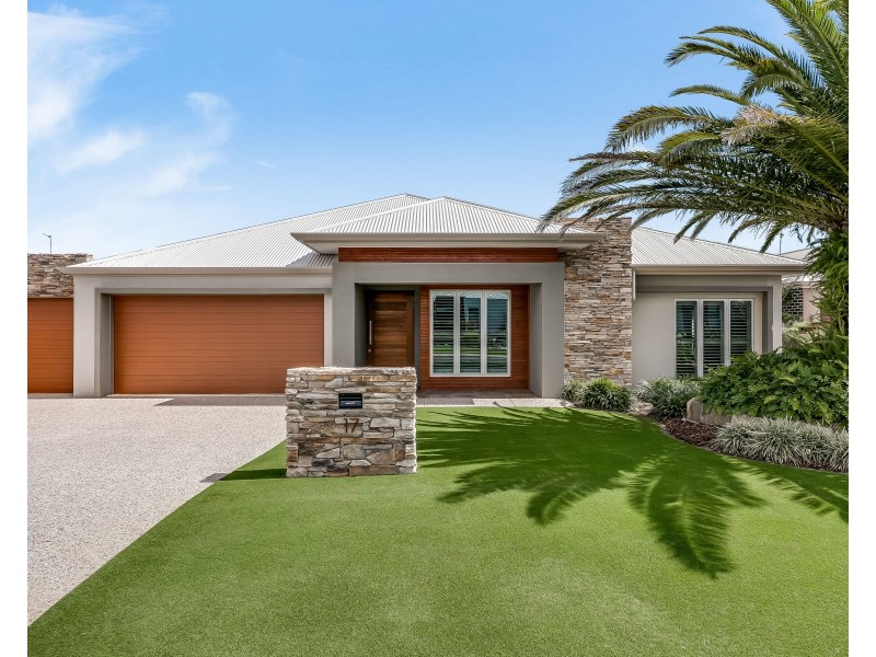 17 Daniells Close, Middle Ridge QLD 4350