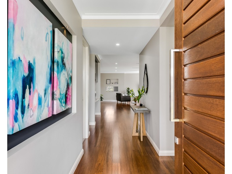 17 Daniells Close, Middle Ridge QLD 4350