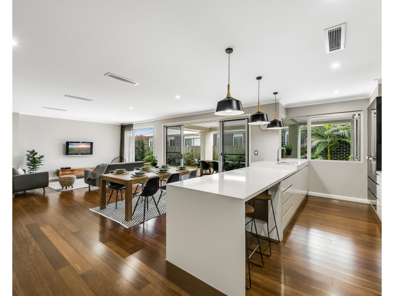 17 Daniells Close, Middle Ridge QLD 4350