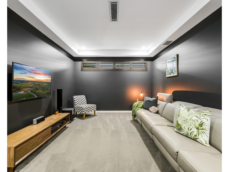 17 Daniells Close, Middle Ridge QLD 4350