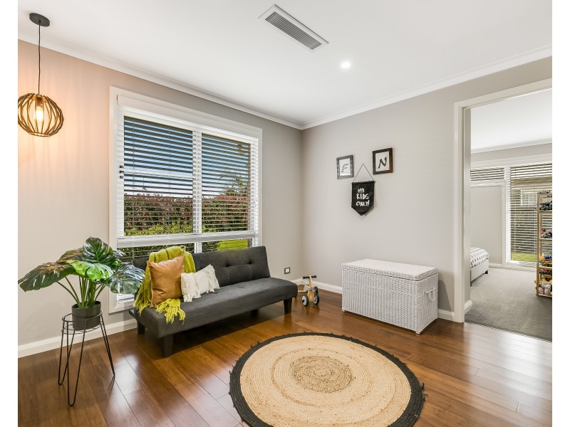 17 Daniells Close, Middle Ridge QLD 4350