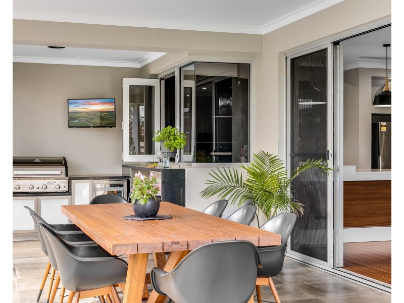 17 Daniells Close, Middle Ridge QLD 4350