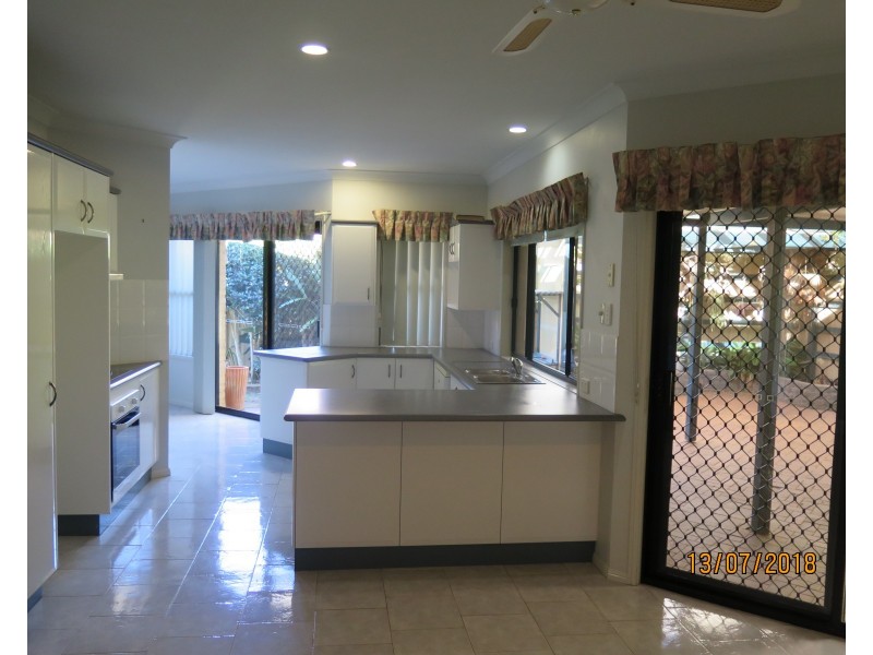 172 Spring Street, Middle Ridge QLD 4350