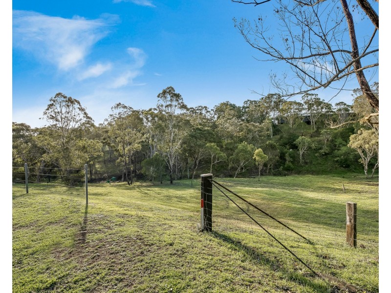 3 Echidna Crescent, Top Camp QLD 4350