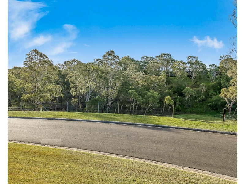 3 Echidna Crescent, Top Camp QLD 4350