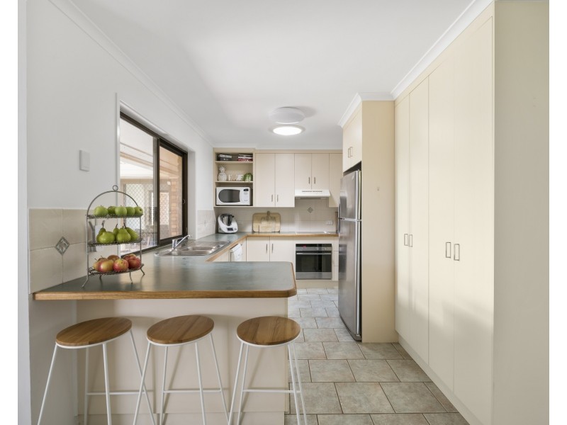 4 Echidna Crescent, Top Camp QLD 4350