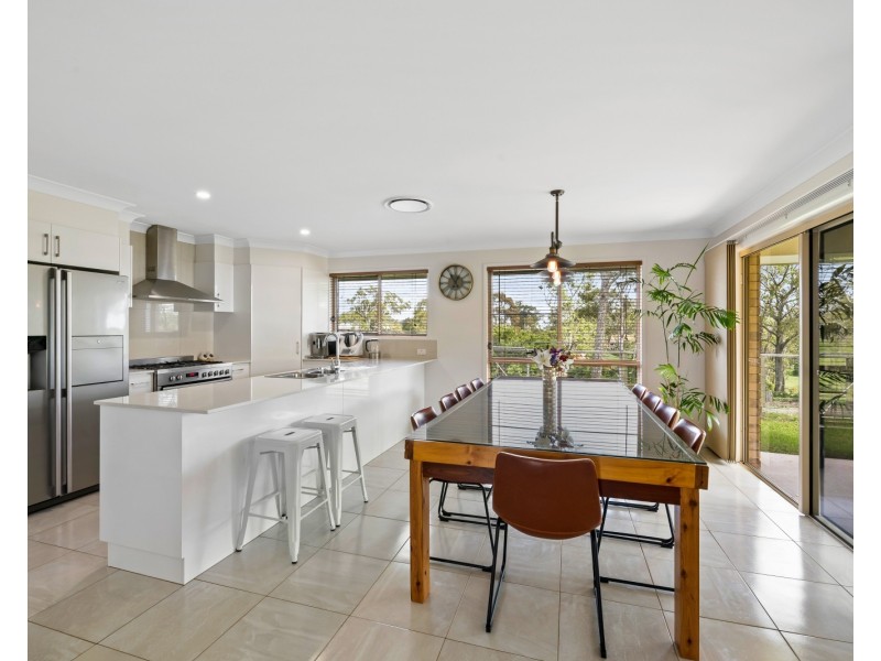 9 Madrid Court, Glenvale QLD 4350