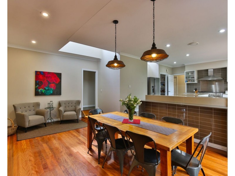 12 Inadale Court, Middle Ridge QLD 4350