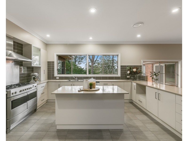 12 Inadale Court, Middle Ridge QLD 4350