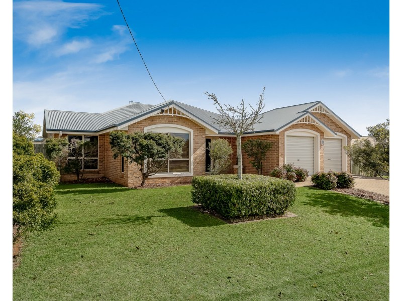 349 Ramsay Street, Middle Ridge QLD 4350