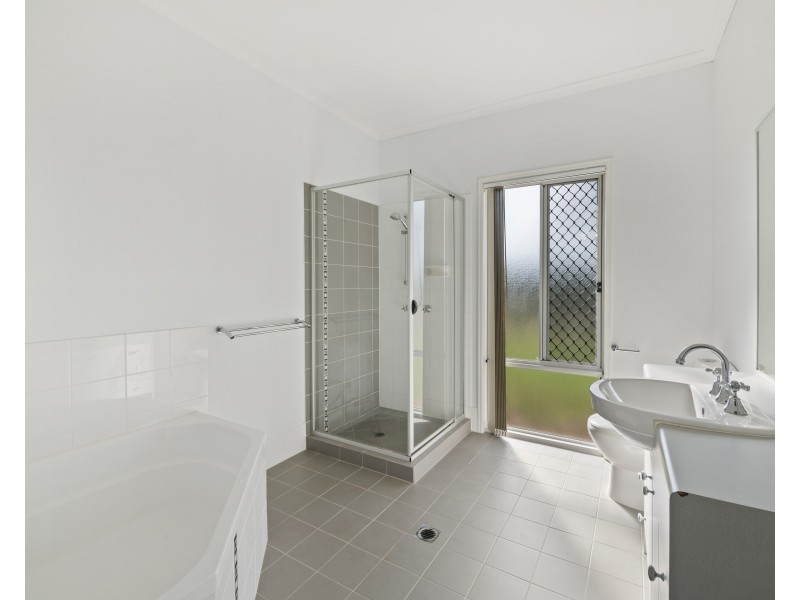 11 Karene Court, Withcott QLD 4352