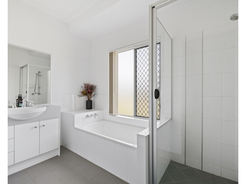 11 Karene Court, Withcott QLD 4352
