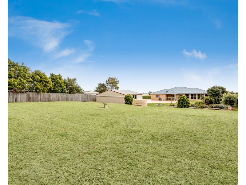 16 Cole Drive, Highfields QLD 4352