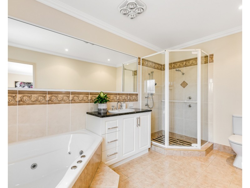 16 Cole Drive, Highfields QLD 4352