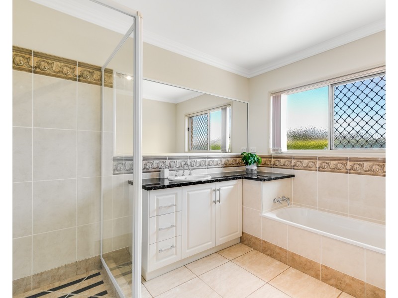 16 Cole Drive, Highfields QLD 4352