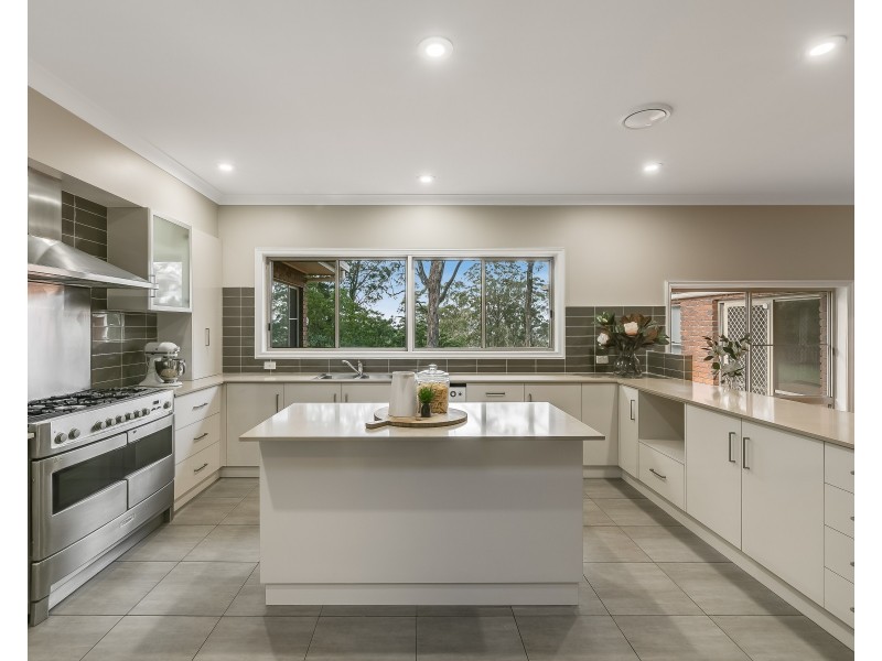 12  Inadale Court, Middle Ridge QLD 4350