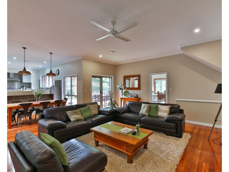 12  Inadale Court, Middle Ridge QLD 4350