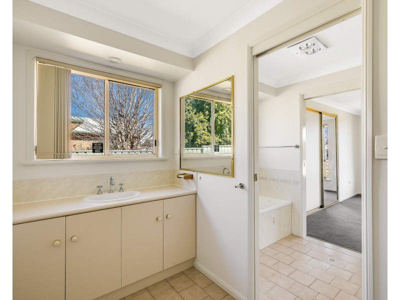 90 Kearney Street, Kearneys Spring QLD 4350