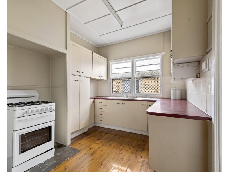 17 Ford Street, Rockville QLD 4350