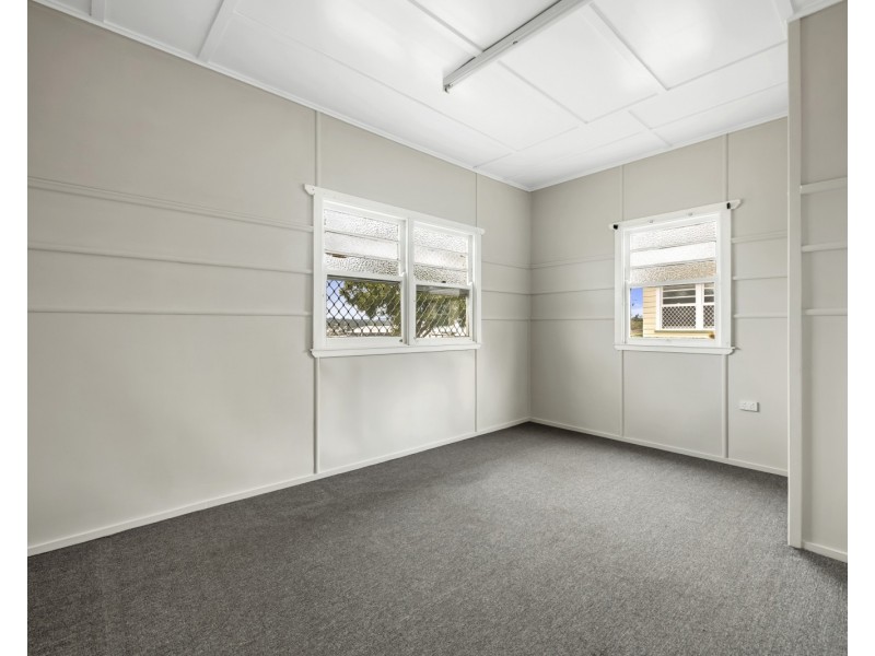 17 Ford Street, Rockville QLD 4350