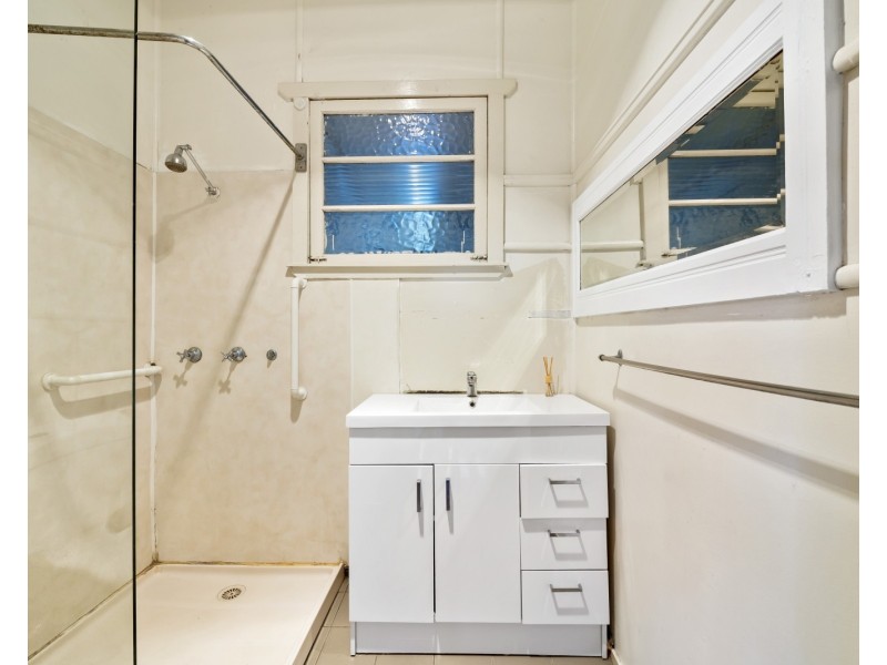 17 Ford Street, Rockville QLD 4350