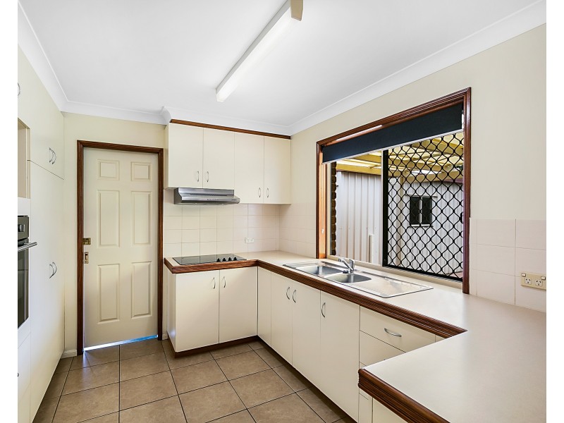 39 Gainsborough Drive, Glenvale QLD 4350